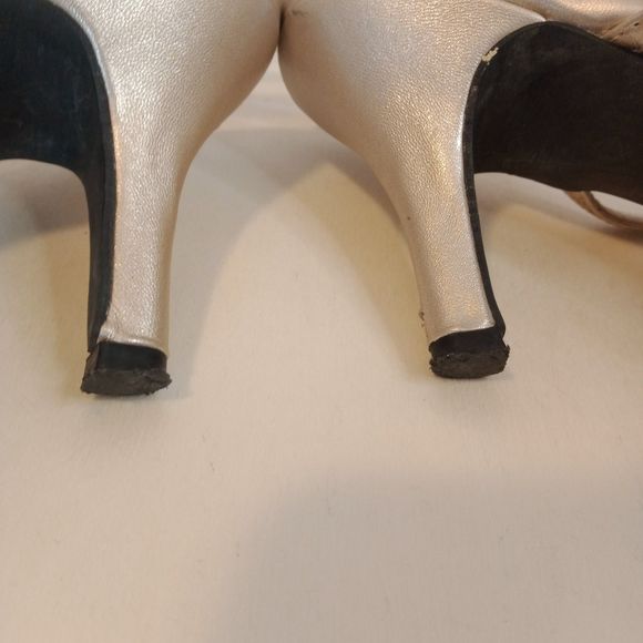 ANDIAMO Gold Double Strap Dressy Open Toe Women 3" Heels Size 7M - Picture 11 of 14